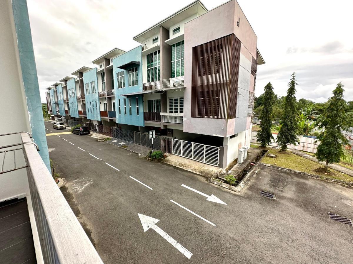 Springfield 3-Storey Cheerful Townhouse #Yoyo Homestay SDK Dış mekan fotoğraf