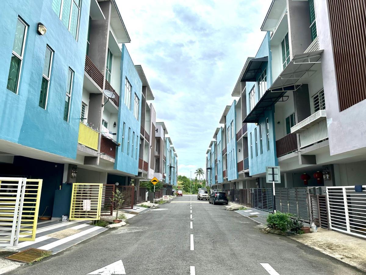 Springfield 3-Storey Cheerful Townhouse #Yoyo Homestay SDK Dış mekan fotoğraf